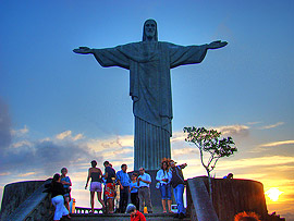 vrchol Corcovada se sochou Krista