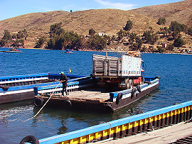 přívoz přes úžinu jezera Titicaca